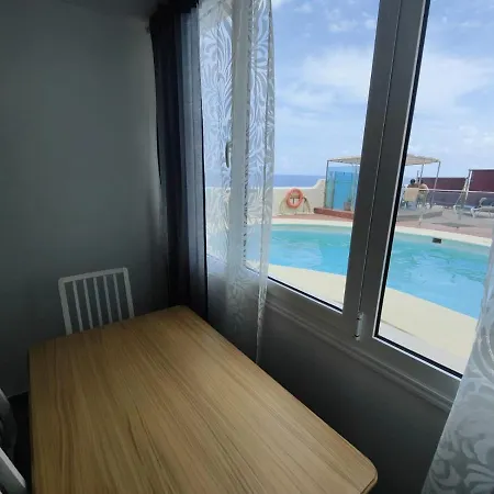The Sound Of Ocean Waves Apartman